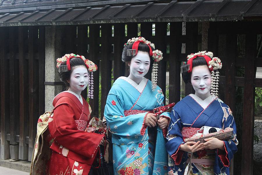 Strange and Practical: 26 Interesting Customs and Traditions of Japan